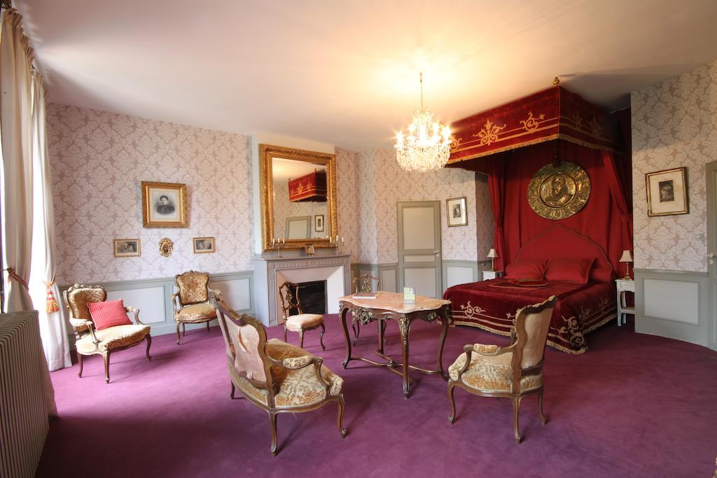 릴 주르당 Chateau De Clermont-Saves B&B 객실 사진