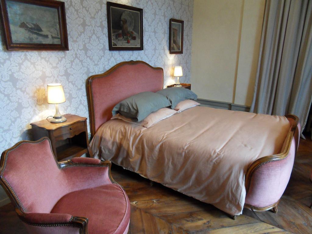 릴 주르당 Chateau De Clermont-Saves B&B 객실 사진