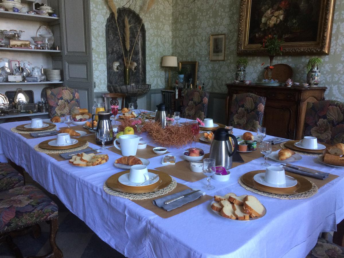 릴 주르당 Chateau De Clermont-Saves B&B 외부 사진